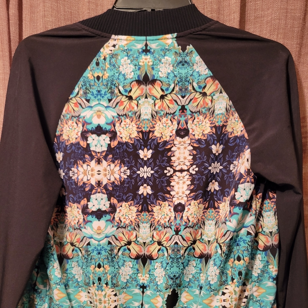 Bomber jacket - Picture 6 of 9